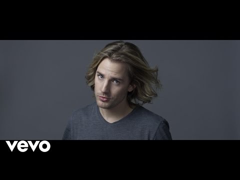 Martin Rolinski - Hanging On The Phone