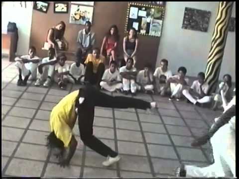 Mestre Boca do Rio (Zimba) e Mestre Morcego (Abada)