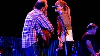 Steve Earle &amp; Allison Moorer - Heaven or Hell, Filadelfiakyrkan, Stockholm, October 16, 2011