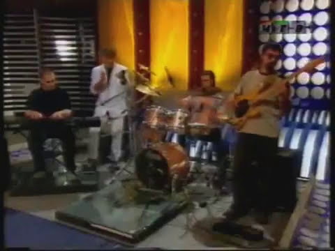 Tavitjan Brothers Trio feat: Garabet Tavitjan & Trajko Simonovski Taci (2001) - Blue Bossa