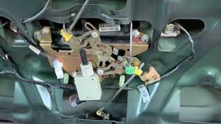 2001 Ford Escape: Quick video on opening the back hatch when the lock actuator fails