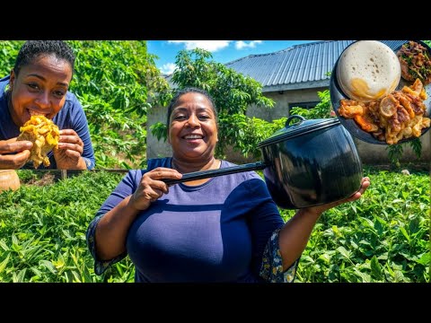 Village life in Zimbabwe. Cooking knuckle bones the traditional way🇿🇼
