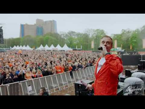 Armin Van Buuren | World Record Confetti Popping |Blah Blah Blah