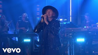 Beck - Up All Night (Live on The Tonight Show)