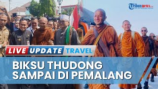 32 Biksu Thudong Sampai di Pemalang, Warga Tumpah Ruah di Alun-alun Demi Berikan Makanan & Minuman