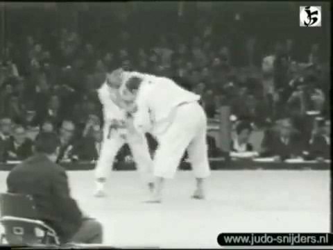Такехидэ Накатани(Япония) - Олег Степанов(СССР)(-68кг) 1/2 финала Дзюдо Токио 1964