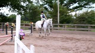 preview picture of video 'Jennifer riding Melody at Tullynewbank Jumping League Final'