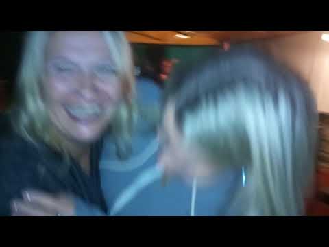 Nikdo nejsme akorát