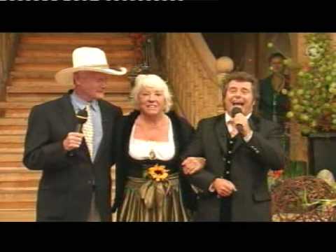Larry Hagman & Andy Borg, Im Munchen Steht Ein Hof Brau Haus - 2008