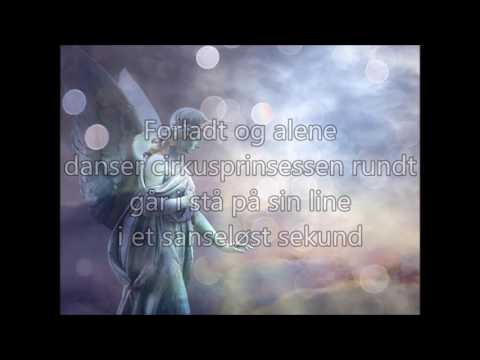 download lagu mp3 mp4 Om Lidt Blir Her Stille Tekst, download lagu Om Lidt Blir Her Stille Tekst gratis, unduh video klip Om Lidt Blir Her Stille Tekst