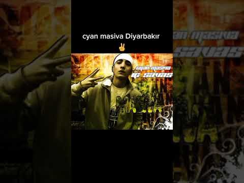 cyan masiva göz yaşım satırlarda