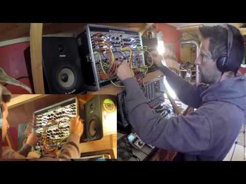 Logic L.F.O aLive Act - L.G.C 429 - Eurorack Modular - Electric Techno Improvisation