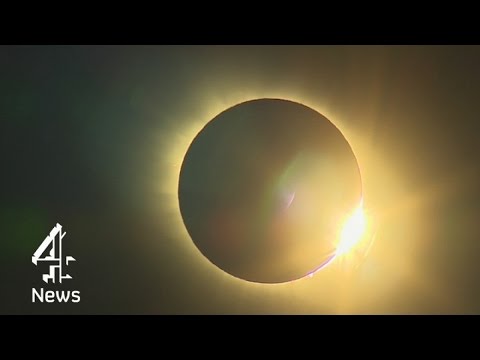 Eclipse 2015: stunning film of the sun vanishing in Svalbard | Channel 4 News