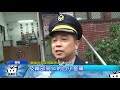 20171204中天新聞　落石崩！1.5米巨石砸毀巡邏車　員警30秒驚逃車