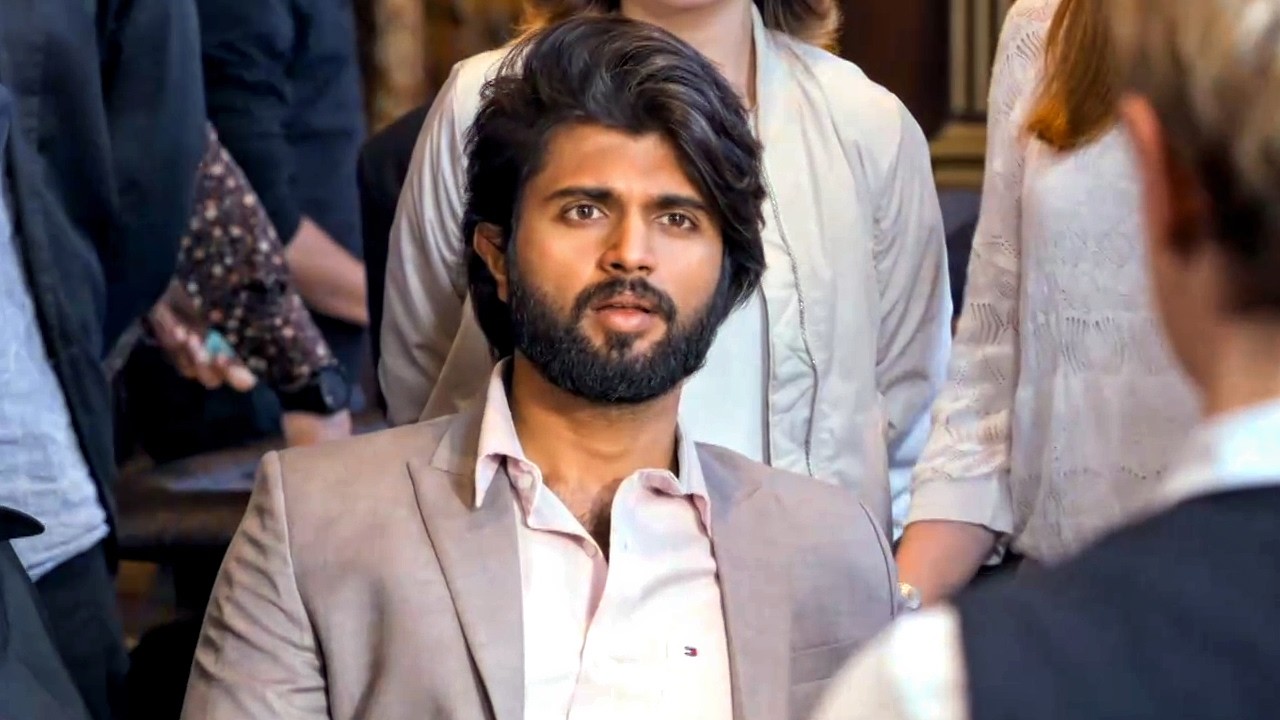 विजय देवरकोंडा आज अपनी किस्मत आज़माना चाहता है l World Famous 