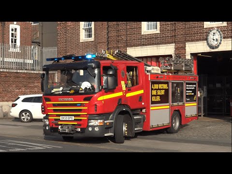 [BULLHORN] Merseyside Fire & Rescue Service - Aintree Rescue Pump Turnout