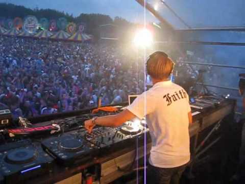 Backstage bij Armin van Buuren @ Dance Valley 2010