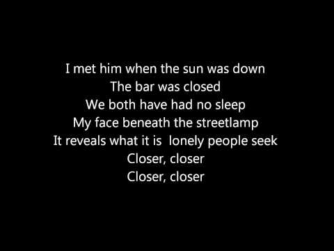 Closer - The Tiny (Lyrics)