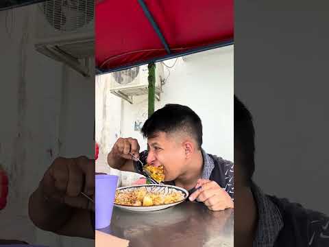 Comiendo comidas en la apartada Córdoba 