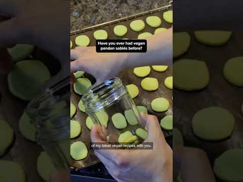 If you’re looking for vegan cookies this Lunar New Year, try out Donny’s recipe!