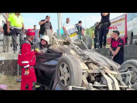 💥Tekstil İşçilerini Taşıyan Minibüs Kaza Yaptı: 3 Yaralı 😢