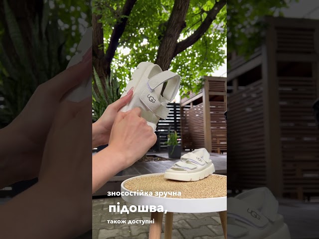 Чоботи жіночі шкіряні байка хутро 592641 Чорний Сандалі жіночі 589218 Білі