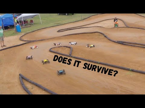 Driving A Traxxas Erevo in a Main at a Big RC Car Race