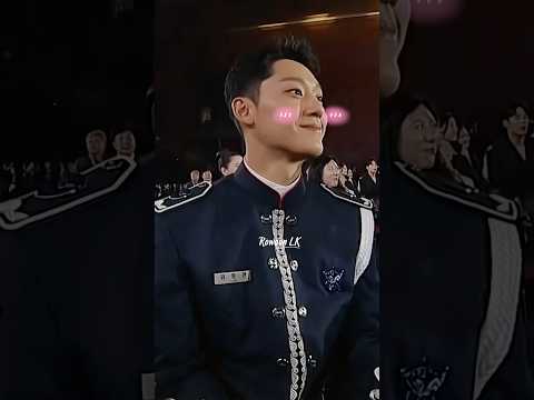 Cameraman just knows us😂🖐️#LeeDoHyun #LimJiYeon #TheGlory #kdrama #shorts #couple