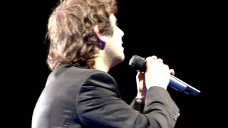 Josh Groban singing Galileo in San Antonio May 18, 2011