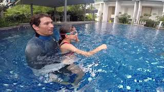 SWIM FASTER Front CRAWL: relax your shoulders, elbows and hands (Freestyle surf tips)