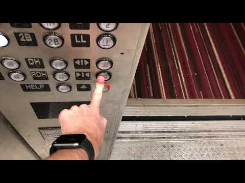 4K30: WESTINGHOUSE Traction Service Elevator @Residence Inn Chicago Downtown/Loop - Downtown Chicago