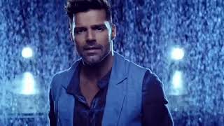 Ricky Martin  -  Entre el amor y los halagos