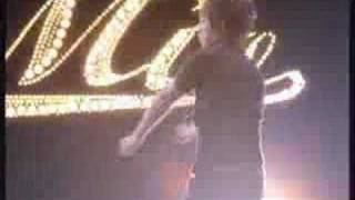 [問卦] 男生在面前搖屁股代表什麼？