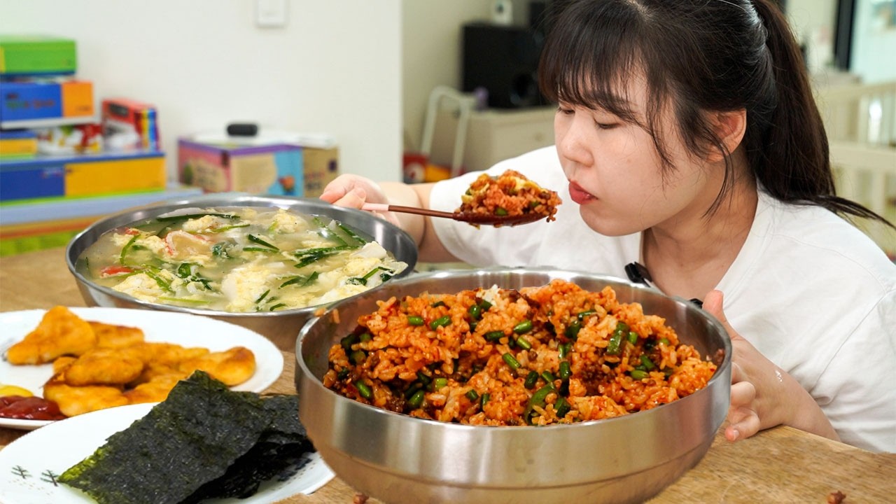 마늘쫑 비빔밥 꼭 드셔보세요!👍게살 부추 계란국과 치킨 너겟, 김 아기 낮잠 잘때 후다닥 먹방🤣MUKBANG