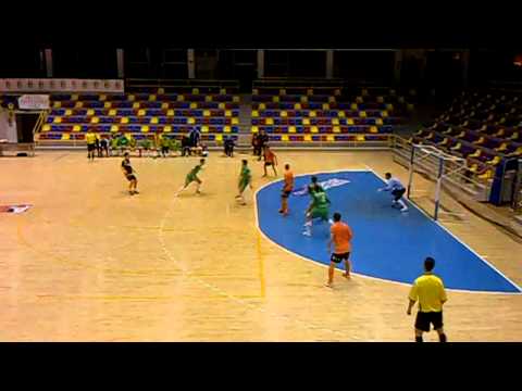 Da Silva salva a la UMA ante el Burela