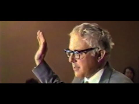 Keep Fighting, Bernie Sanders. (Mini-Doc)