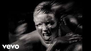 BENEE - Off The Rails