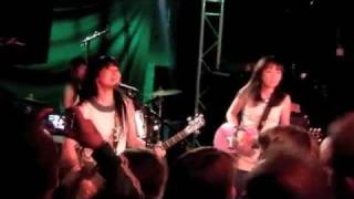 Shonen Knife: Devil House
