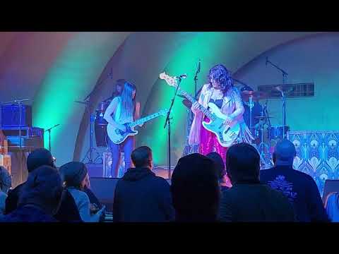 I Feel Like Breaking Up Somebody's Home - Danielle Nicole Band & Friends (11/25/2023)