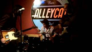 Lee Sankey and Sam Hare at the alley cat bar london- monkey lips variation