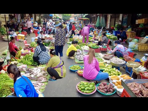 Cambodia Evening Market Scene: Fish, Vegetable, Pork, Seafood & More | Mak Mak Market