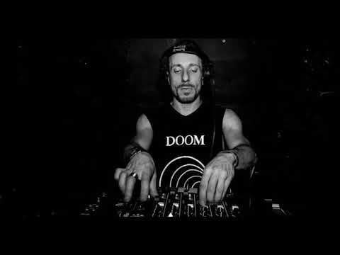 THE BEST OF TECHNO MUSIC - BEST OF XHEI TRACKS MIX