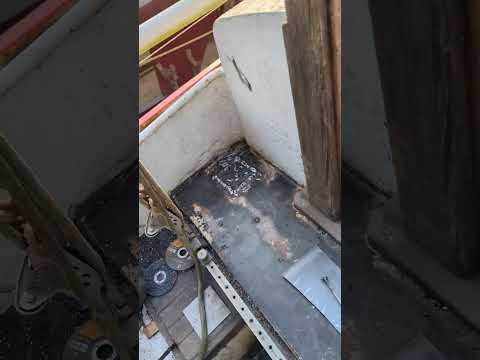 SV JACARANDA - Workday 13 Cockpit floor replaced