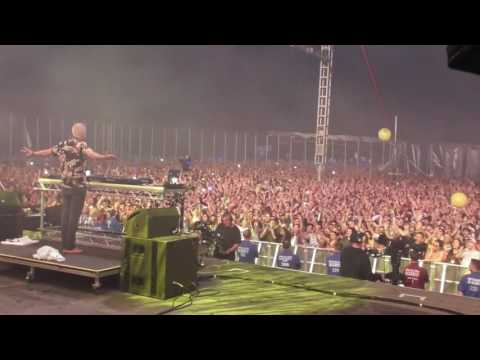Fatboy Slim - Praise You - Glastonbury 2016 (Stage Cam)