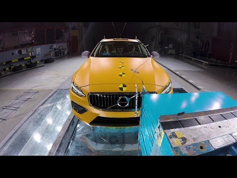 2019 Volvo V60 - Crash Test | Volvo Safety Centre
