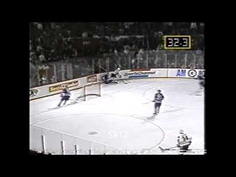 Christian Ruuttu hit Dave Ellett Nov. 5/1992
