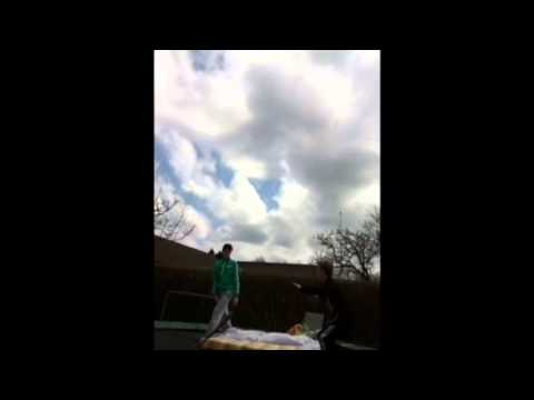 Joakim og Mads på havetrampolin