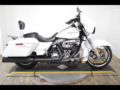 2017 Harley-Davidson Street Glide® Special in Wauconda, Illinois - Video 1
