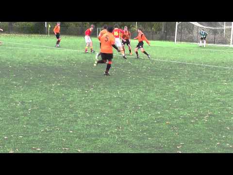 9 nov 2013 Sporting 70 B1 - VV De Meern B2 com 2-3 Correcte ingreep van Jasper