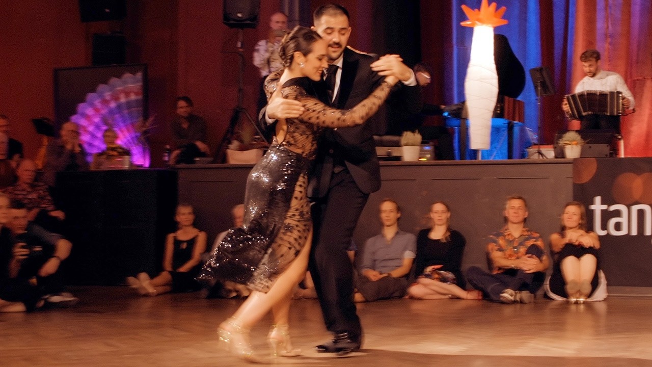 Video thumbnail for Dulce Lauria and Adrian Romeo Ferreyra – Viejo portón at Tango Tage Halle 2024